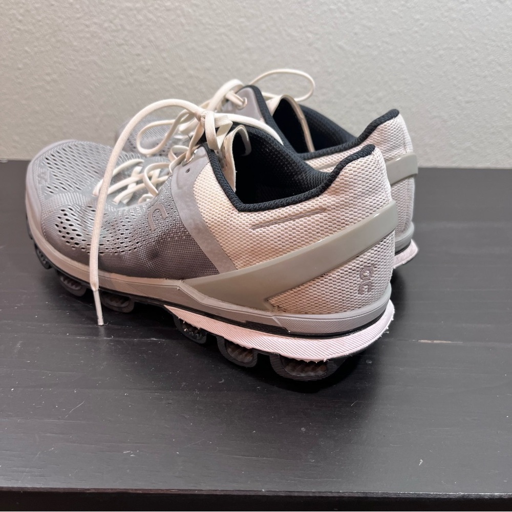 ON Running Cloudsurfer Men's US 7 Gray White Running Shoes Sneakers CloudTec - Picture 10 of 13